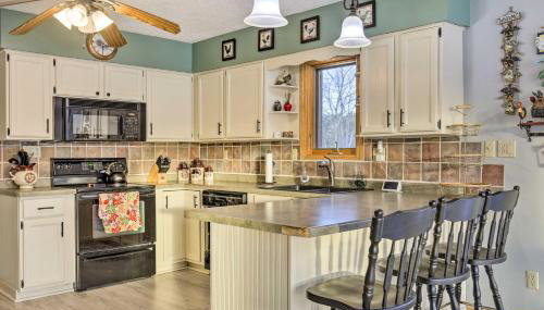 Lake Nokomis Escape with Dock and Beach Access - Foto 3