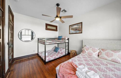 Modern apartment in historic downtown Galveston close to the Strand - Foto 21