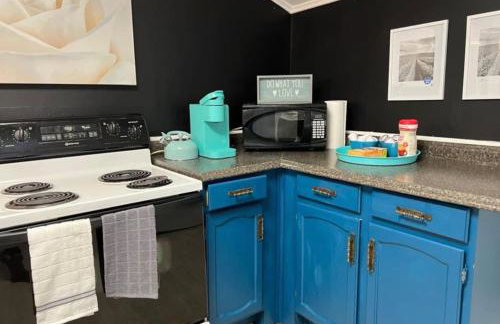 Charming 3 Bedroom Home 6 Beds Sleeps up to 12 - Foto 4