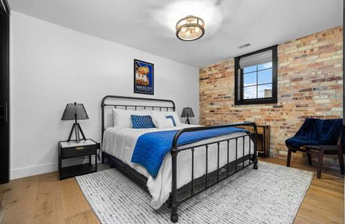 Luxury TC Loft: Historic Condo! - Foto 45