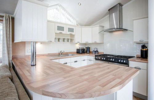 Manor 5 Lodge - 2 Bedroom Lodge - Pendine - Photo 38