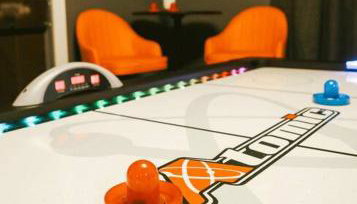 Vibrant Forest Retreat - Game Room, Spa, Fire Pit - Sleeps10 - Foto 4