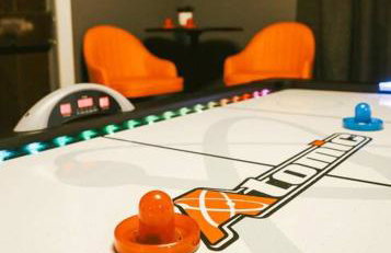 Vibrant Forest Retreat - Game Room, Spa, Fire Pit - Sleeps10 - Foto 4