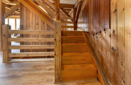 Luxury Lake House w Dock & Game Room - Photo 41