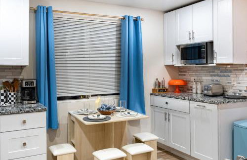 Stylish House with Hot Tub, Fire Pit Pool table near Denver - Photo 14