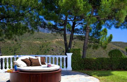 Paradisiacal Villa in Benahavís with Jacuzzi and Private Pool - Photo 7