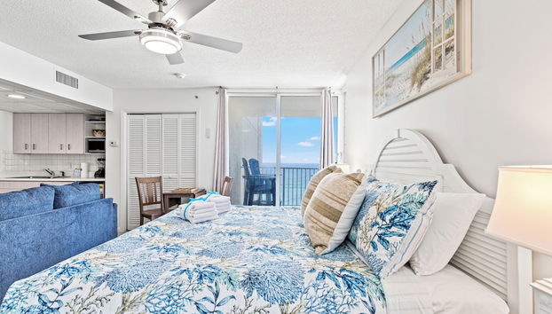 Coastal Hideaway: Cozy Beachfront Studio Sleeps 4 With Stunning Views! - Foto 4, Habitación