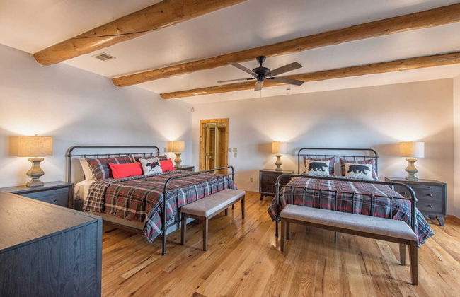 Azalea Retreat by Avantstay Sleeps 34 & Pool - Foto 22