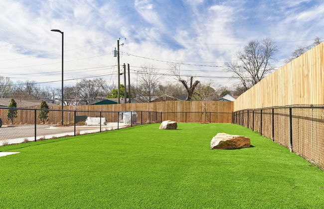 Landing Apartments Huntsville - Photo 17