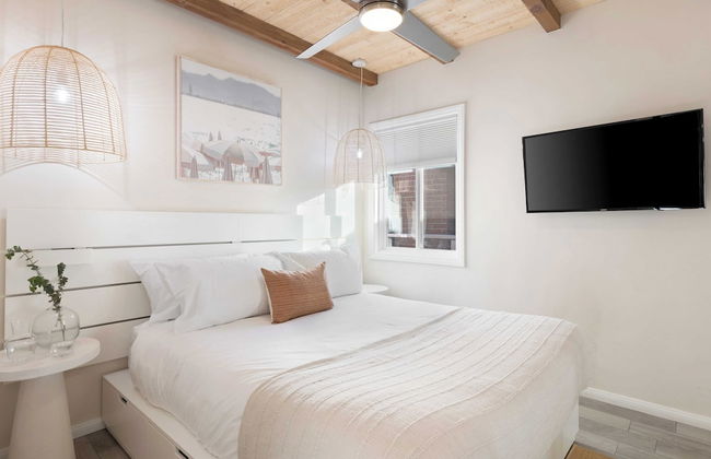 Mission Point 2 by Avantstay Mission Beach Home w/ Large Balcony Steps to Beach! - Photo 11