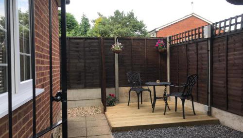 Studio-1-Staines/Heathrow/London-own entrance - Foto 4, Garden view
