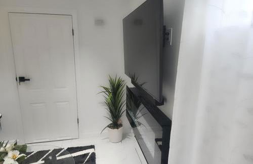 Baldwin, NY 1 Bedroom Apartment Queen Size Bed - Foto 30