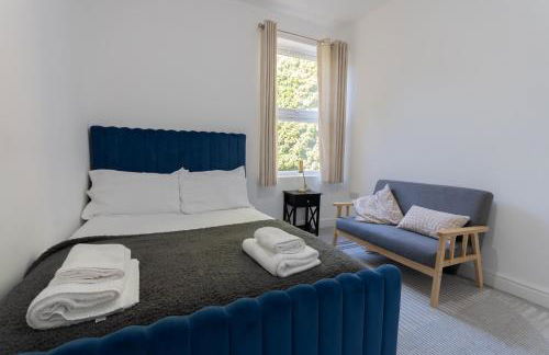 2 Bedroom Flat in the heart of Southend Sleeps 6 - Pass the Keys - Foto 10