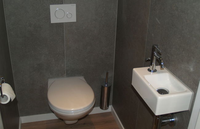 Modern Chalet With Dishwasher on a Holiday Park - Photo 16