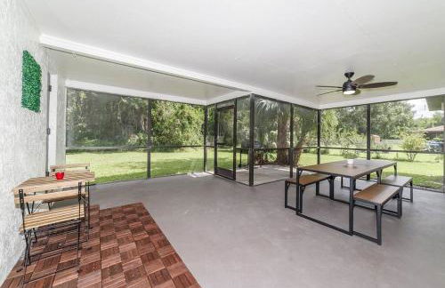 New 6min to 3 Sister Springs, Spacious, Fun with Game Room - Foto 38