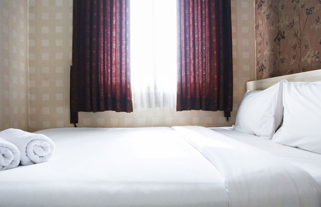 Pool View 2BR Mutiara Bekasi Apartment - Photo 7