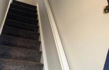 Ideal 4-bed home sleeps 7 - Nr Trafford Ctr & M60 - Foto 66