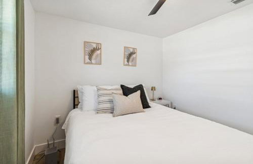 Elegant Largo Retreat, Sleeps 8, 10 Mins to Beach - Foto 24