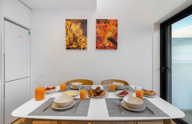 C314 Riverside View Premium Apartment w/ AC & Terrace - Foto 16