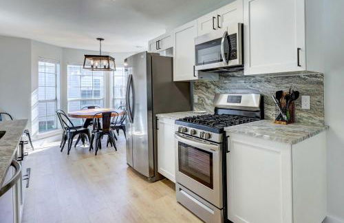 Chic Bentonville Home with Patio and Fire Pit! - Foto 8