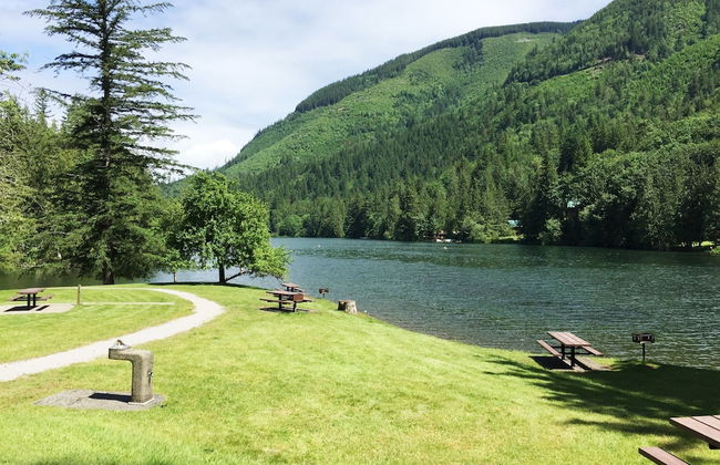 07MF - Lake Front - Hot Tub - BBQ - Sleeps 8 - Foto 40