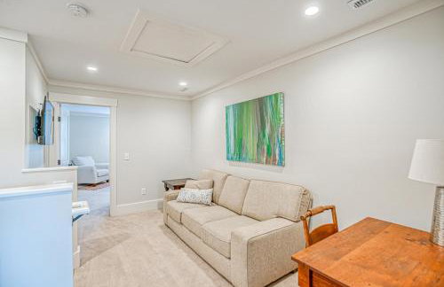 NEW LISTING Six Bedrooms - Private Dock - Steps to the Beach - Sleeps 14 - Foto 48