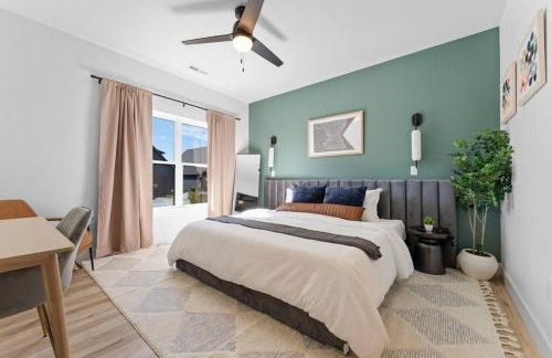 The Luxx - ALL NEW / 4 BD / Poolside / Hot Tub / Lake View - Foto 43