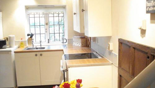 Fosbroke Cottage - Photo 2