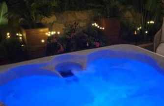 The Ritz Spa Sanctuary hot tub/patio/fam/pet - Foto 14