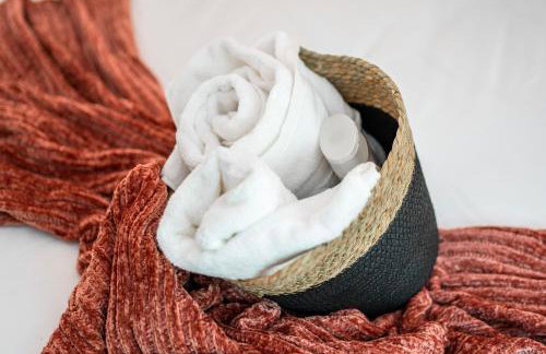 Stylish 5Bedroom Getaway in Quiet Mildenhall Area - Photo 67