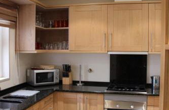 Luxury 3 Bedroom Apartment on Gated Complex - Foto 29