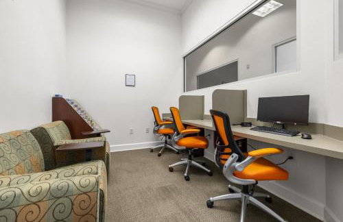 654- Newly Renovated Fabulous 4-Bedroom Pool Home in Watersong Resort, Game Room, Theater Room and More - Foto 68