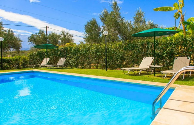 Villa Giannis Large Private Pool Walk to Beach A C Wifi Car Not Required Eco-friendly - 2088 - Foto 4