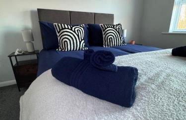 Oakleigh Way, Carlisle - 2 Bedroom, sleeps 4, Fully furnished - Photo 2