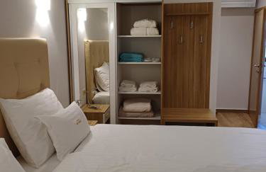 Villa Muskatel KRK -with heated covered pool - Photo 48