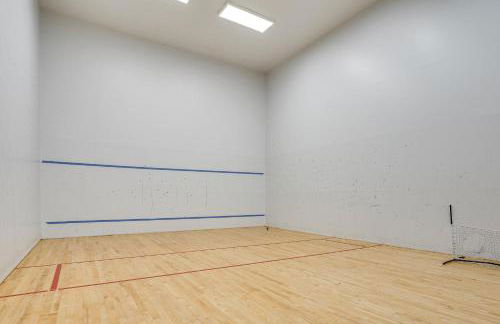 Lake Access and Community Pool Cozy Condo in Mound - Foto 23