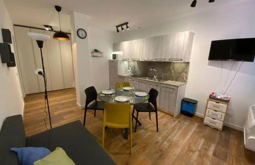 Elegante Bilocale tra Stazione e Centro Storico - Photo 12