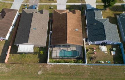 Private Paradise! Stunning south-facing pool home - Foto 26