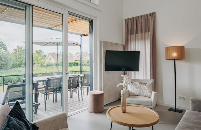 Modern Lodge Near Beach - Photo 8