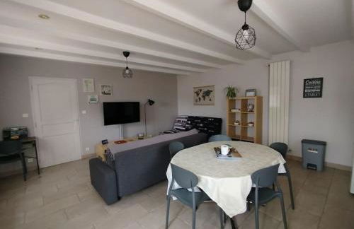 Gite T3 "Escale en Vienne", Maison plain-pied 5 pers, Futuroscope, Aquascope - Foto 3