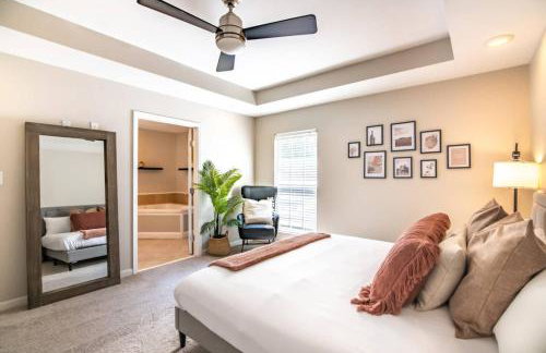 Family Retreat in Birmingham, 7BR 4BA - Photo 4