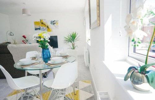 Premium Central 2 Bedroom Apartment Near Station with 2 Parking Spaces - Foto 7