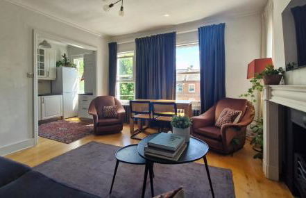 Charming Bright 2-Bed Heritage Flat, Battersea Park, London - Foto 17