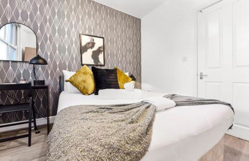 Charming 3BR Flat with Ensuite Master and Balcony - Foto 1