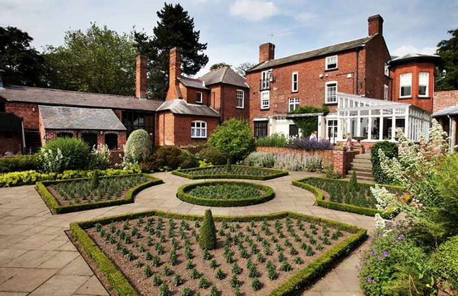 Stunning 4 Bed House With Parking in Wolverhampton - Foto 20