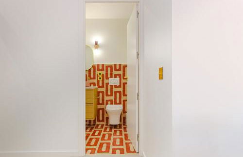 Apartment with exceptional charm in historic center of Alicante - Photo 15