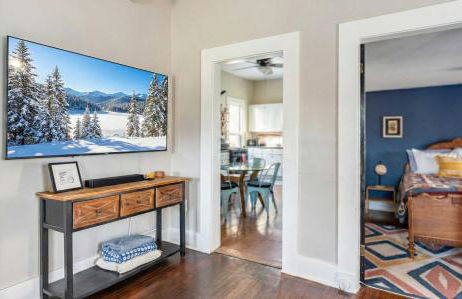 3BR Farmhouse with Views Near Hart Creek Trails - Foto 5