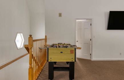 Scenic Catskills Retreat • Pool Hot Tub Game Room Lake Views Mountainview Estate by AvantStay - Foto 55