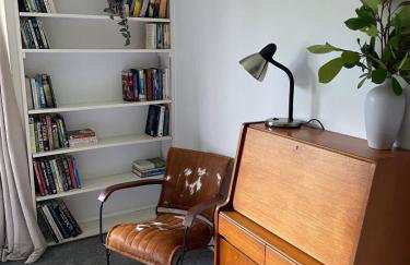 Spacious and stylish with games room, huge garden, peaceful surroundings - Foto 17