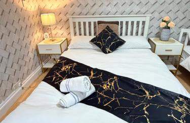 Lovely Two Double Bedroom Maisonette in Surrey - Photo 5